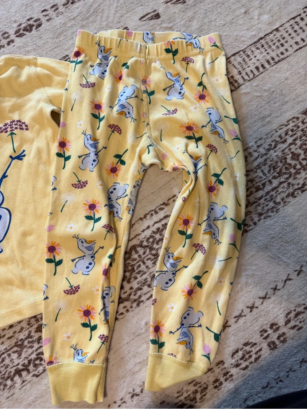 Hanna Andersson x Disney yellow olaf pajama set size 3t